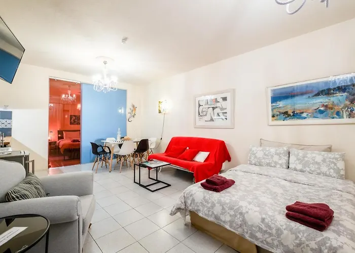 A Gift In The Heart Of Monastiraki A